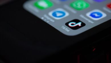 Aplicación de TikTok en un teléfono móvil